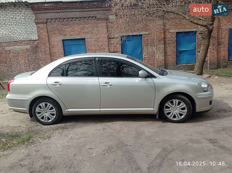 Седан Toyota Avensis 2008 в Кременчуге