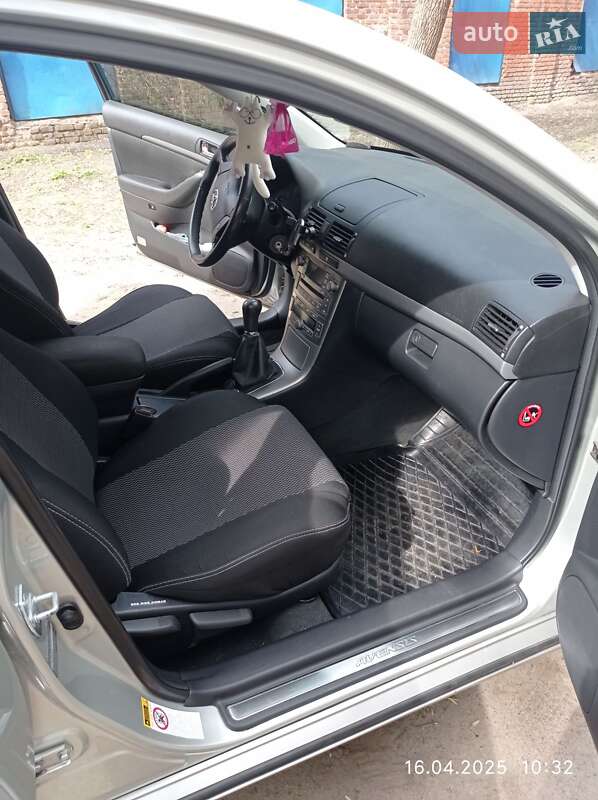 Седан Toyota Avensis 2008 в Кременчуге