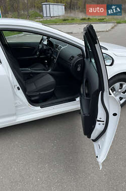 Універсал Toyota Avensis 2010 в 