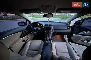 Седан Toyota Avensis 2009 в 