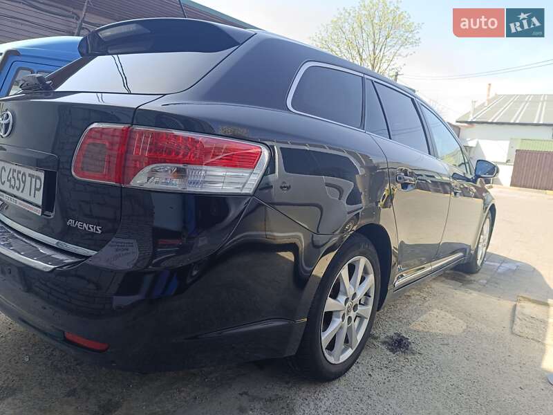 Універсал Toyota Avensis 2011 в Львові