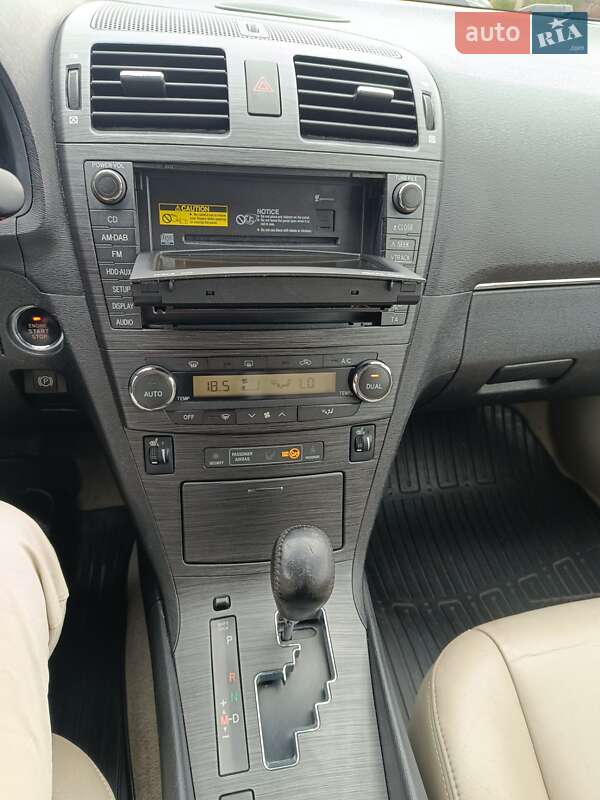 Універсал Toyota Avensis 2011 в Львові