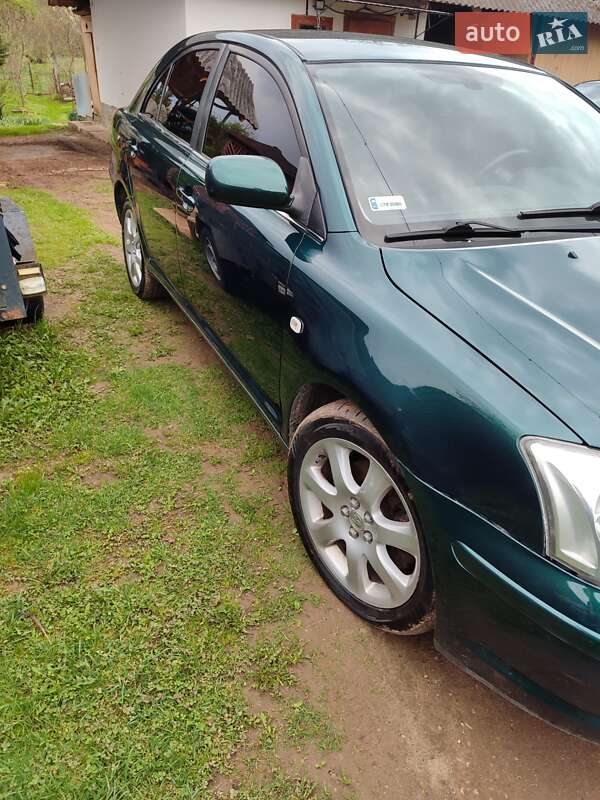 Ліфтбек Toyota Avensis 2003 в Болехові