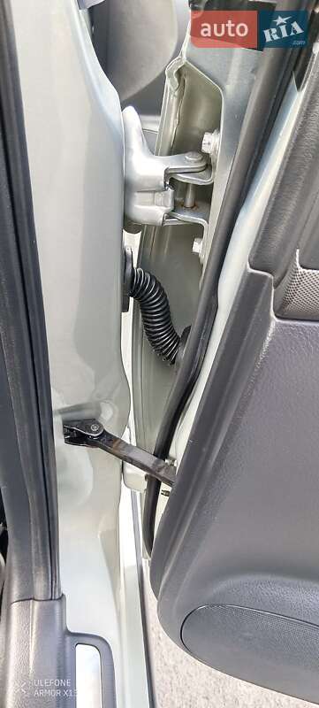 Універсал Toyota Avensis 2003 в Бару