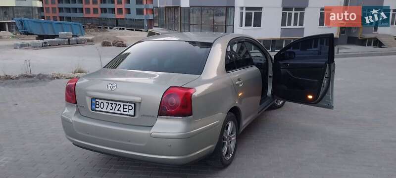 Седан Toyota Avensis 2005 в Тернополе