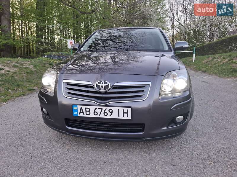 Седан Toyota Avensis 2008 в 