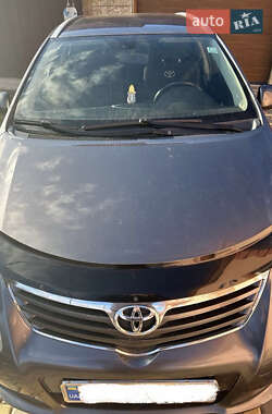 Универсал Toyota Avensis 2010 в 