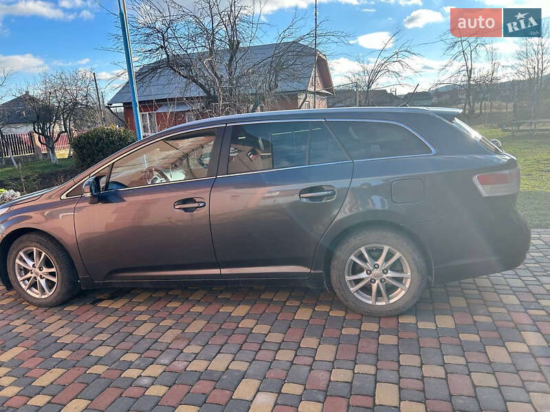 Универсал Toyota Avensis 2010 в Рожнятове