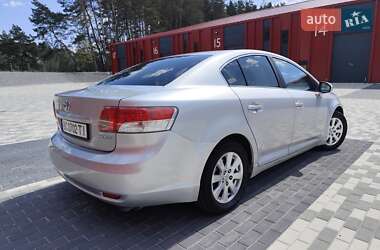 Седан Toyota Avensis 2010 в 