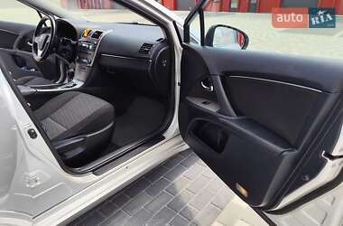 Седан Toyota Avensis 2010 в 