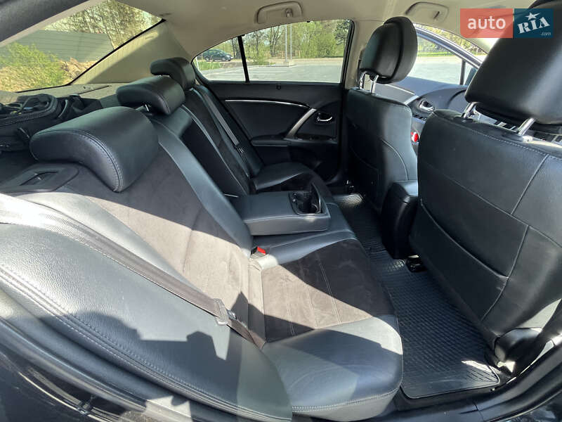 Седан Toyota Avensis 2014 в Львове фото 12 Седан Toyota Avensis 2014 в Львове
