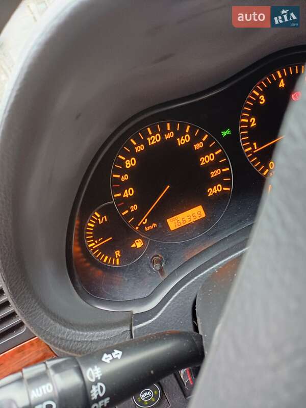 Седан Toyota Avensis 2006 в Николаеве