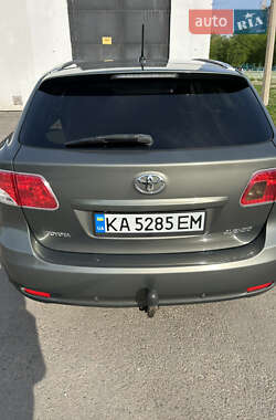 Універсал Toyota Avensis 2010 в 
