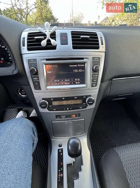 Універсал Toyota Avensis 2012 в Рівному