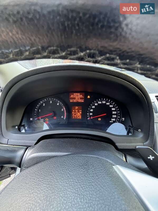 Універсал Toyota Avensis 2012 в Рівному