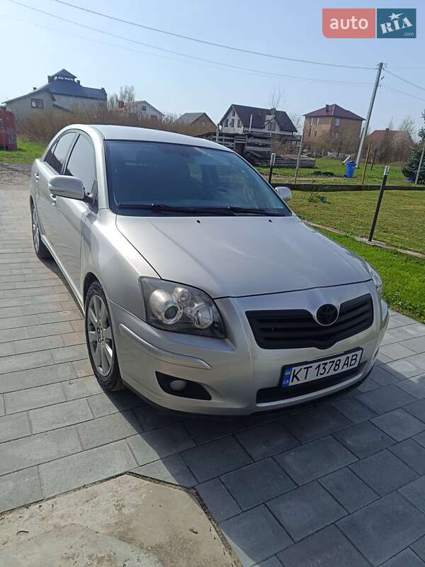 Седан Toyota Avensis 2008 в Коломиї