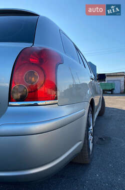 Универсал Toyota Avensis 2005 в 