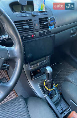 Универсал Toyota Avensis 2005 в 