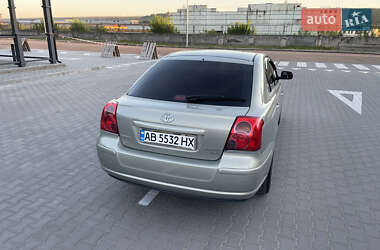 Ліфтбек Toyota Avensis 2004 в 