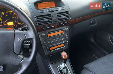 Ліфтбек Toyota Avensis 2004 в 