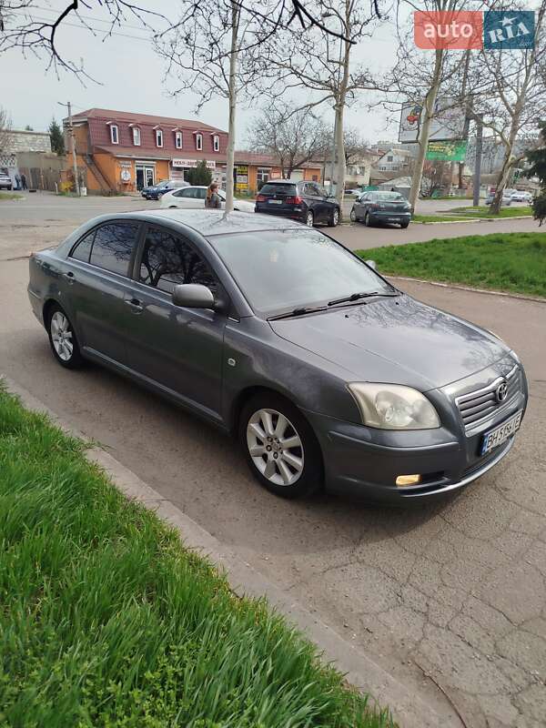Седан Toyota Avensis 2004 в Одессе