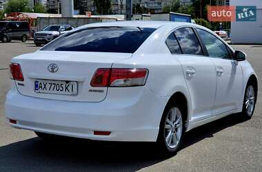 Седан Toyota Avensis 2011 в 