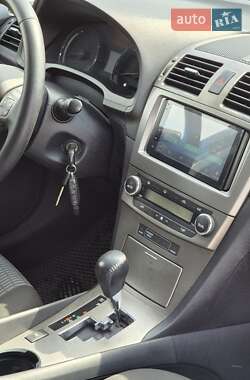 Седан Toyota Avensis 2011 в 