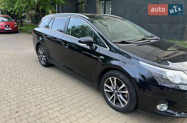 Універсал Toyota Avensis 2013 в 