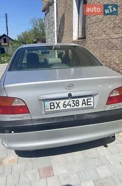 Седан Toyota Avensis 1999 в 