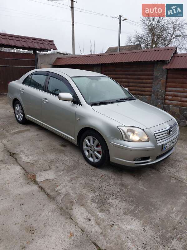 Седан Toyota Avensis 2004 в 