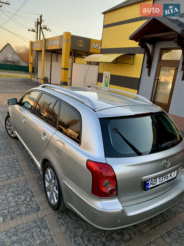 Универсал Toyota Avensis 2008 в Гайвороне
