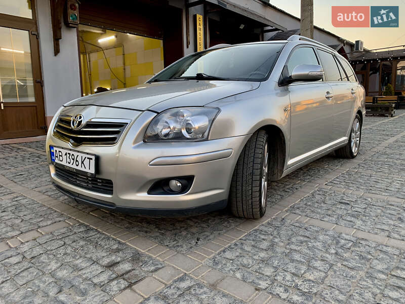 Универсал Toyota Avensis 2008 в Гайвороне
