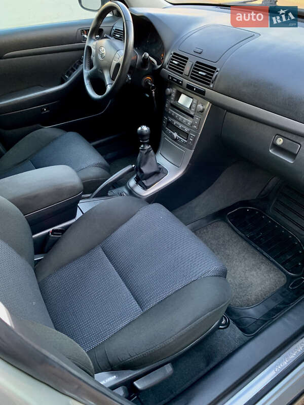 Универсал Toyota Avensis 2008 в Гайвороне