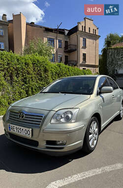 Седан Toyota Avensis 2005 в Киеве