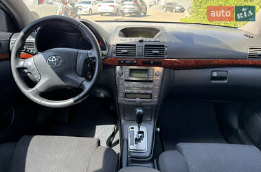 Седан Toyota Avensis 2005 в 