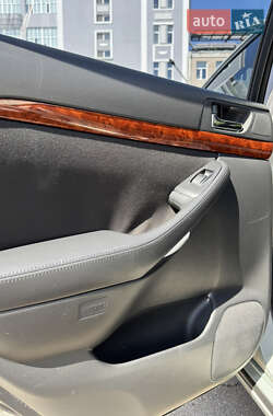 Седан Toyota Avensis 2005 в 
