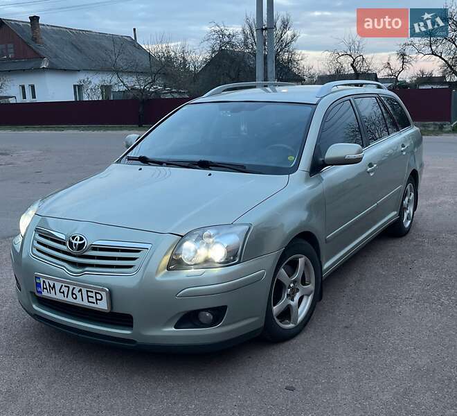 Універсал Toyota Avensis 2008 в Житомирі