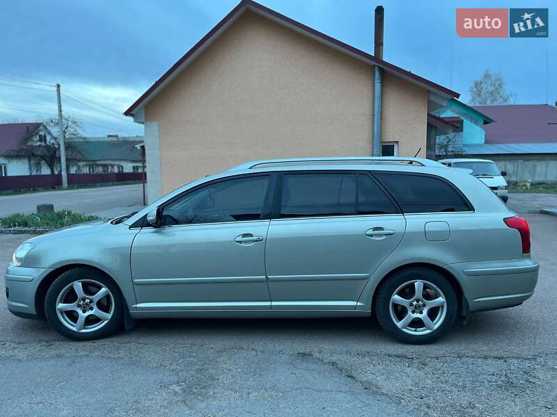 Універсал Toyota Avensis 2008 в Житомирі