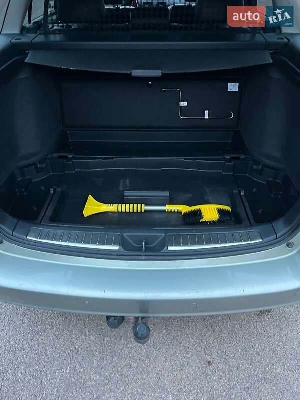 Універсал Toyota Avensis 2008 в Житомирі