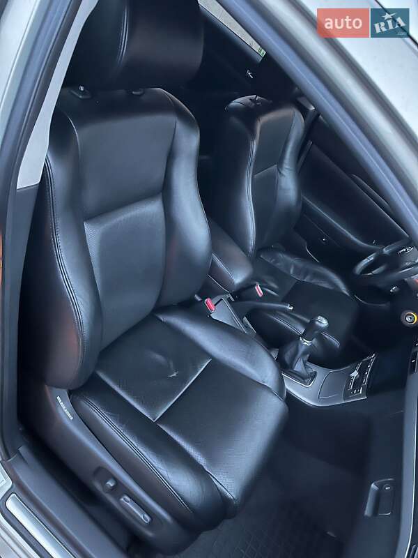 Універсал Toyota Avensis 2008 в Житомирі