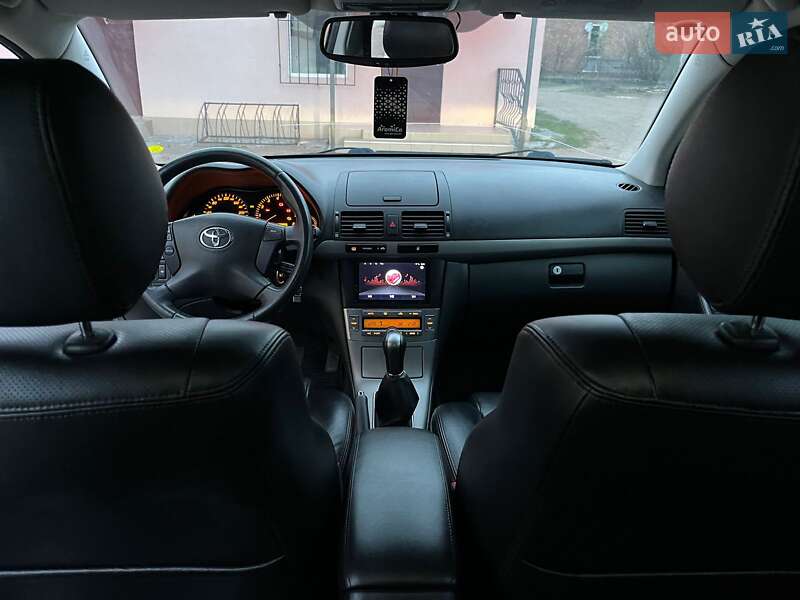 Універсал Toyota Avensis 2008 в Житомирі
