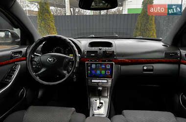 Седан Toyota Avensis 2005 в 