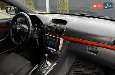 Седан Toyota Avensis 2005 в 