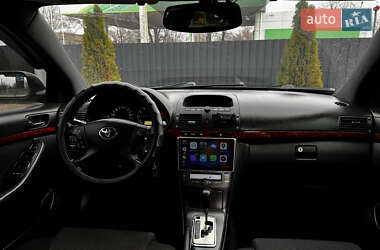 Седан Toyota Avensis 2005 в 