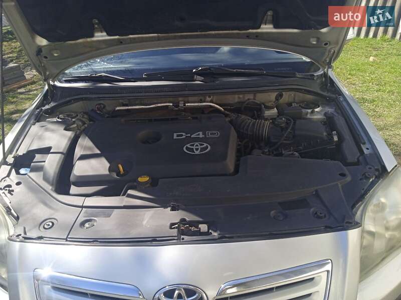 Универсал Toyota Avensis 2007 в Косове