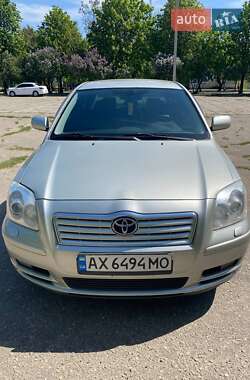 Седан Toyota Avensis 2004 в Харкові