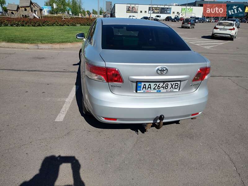 Седан Toyota Avensis 2009 в Києві