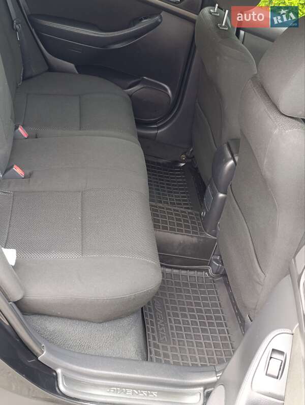 Универсал Toyota Avensis 2005 в Киеве