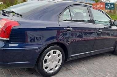 Ліфтбек Toyota Avensis 2006 в 