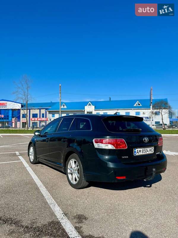 Универсал Toyota Avensis 2011 в Житомире